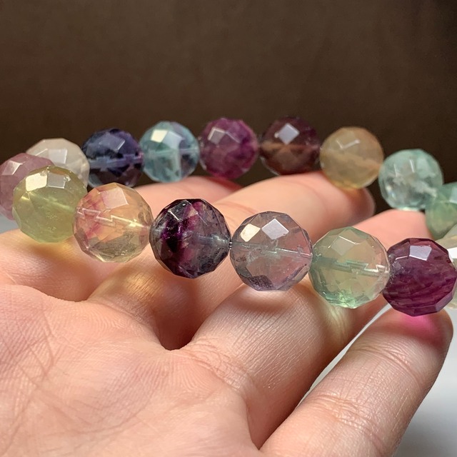 no6.多彩な変わった色合いフローライト・ブレスレット