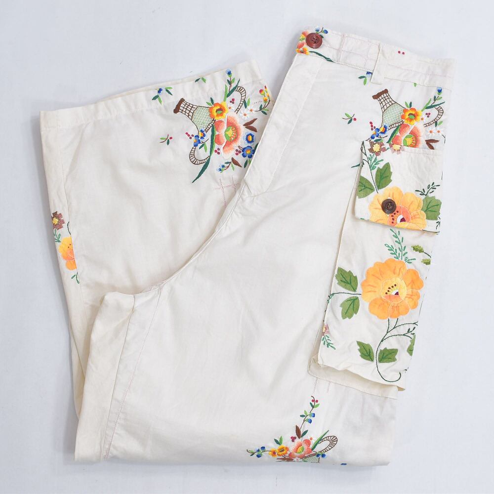 Remakeリメイク 再構築 パッチワーク&フラワー刺繍 デザイン ワイドシルエット コットン カーゴパンツ バギー アイボリー 古着 裏地付き レディースW70~88cm