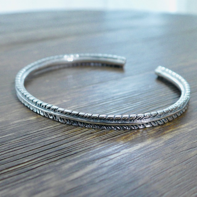 feather bangle