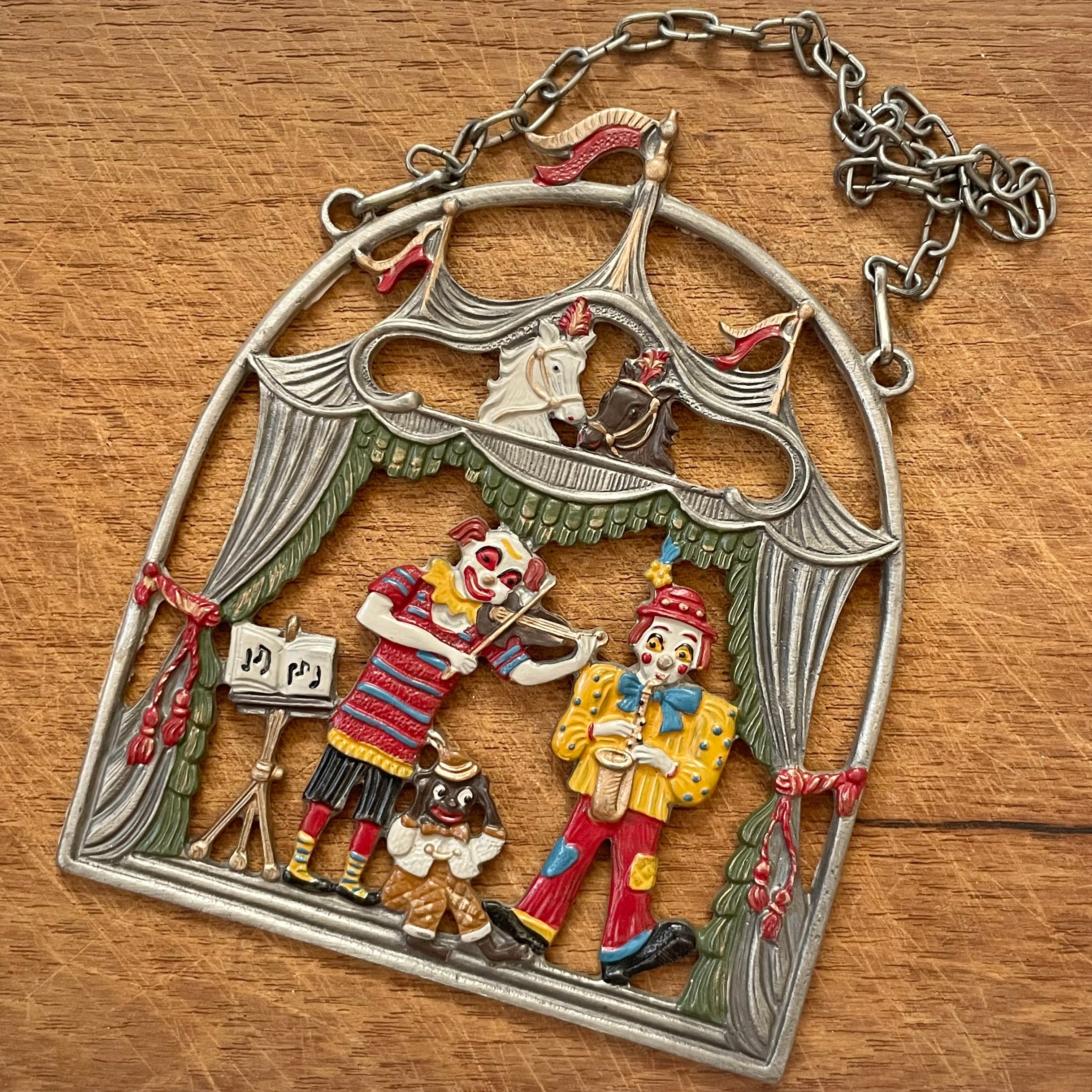 ピエロ楽団の壁飾り