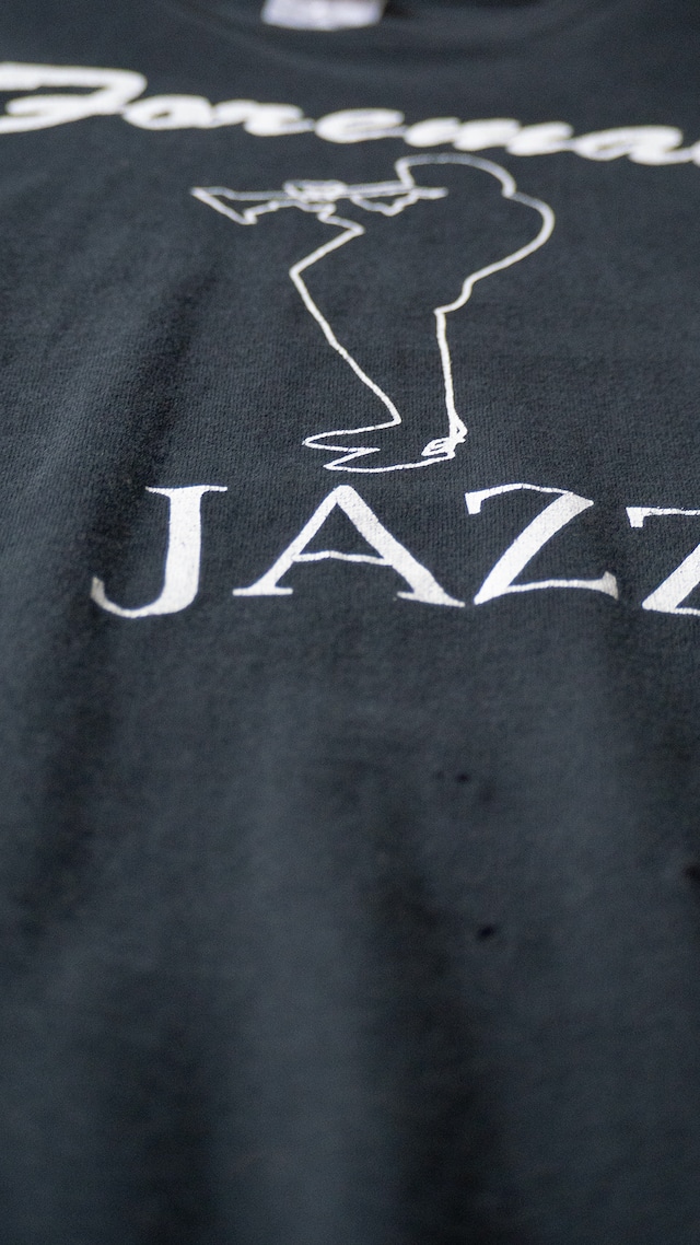 "Foreman" used Local jazz band t-shirt