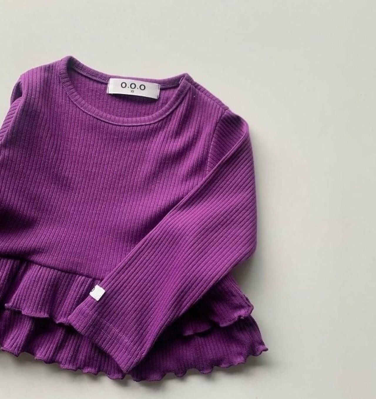 韓国子供服 / O.O.O / ロビナTシャツ / 秋服 *XS~XL*