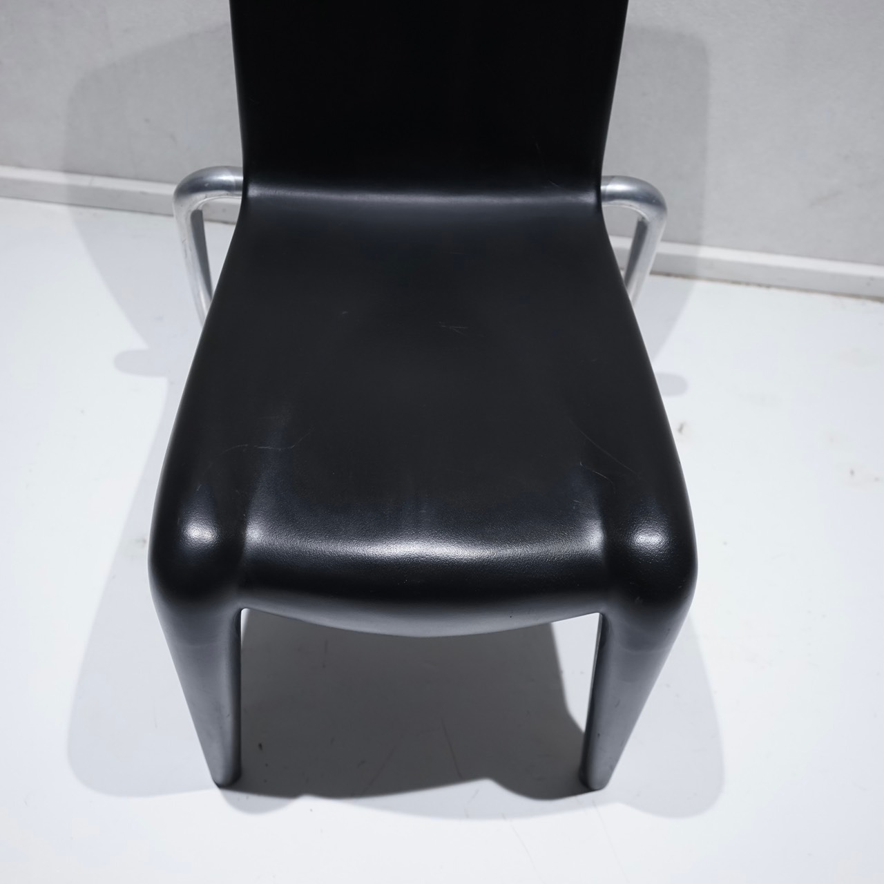 Vitra ヴィトラ Louis 20 ルイ20 ダイニングチェア アームレス チェア 椅子 ブラック デザイナーズ家具 モダン ミニマル ミッドセンチュリー