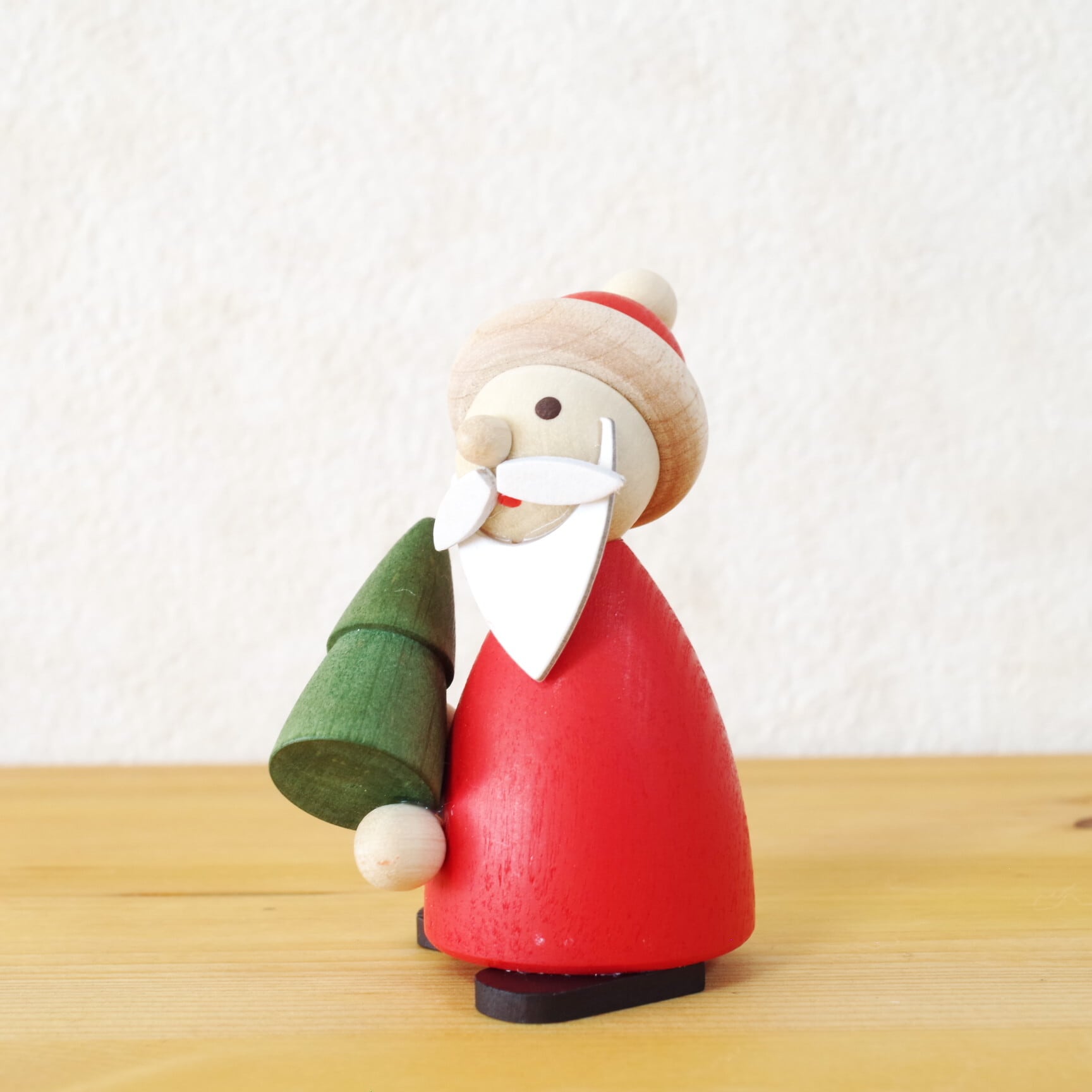 ヘニッグ サンタとツリー | 木のおもちゃ専門店 おもちゃ箱 イカロス