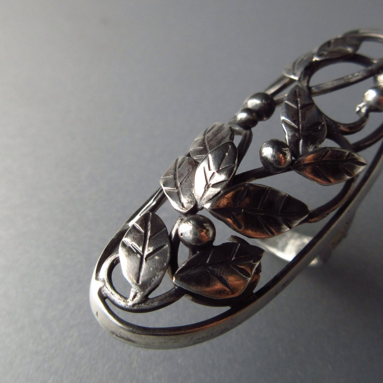 葉のモチーフ・シルバーリング 【万葉】 | 【彫金】クラフトジュエリーBeen