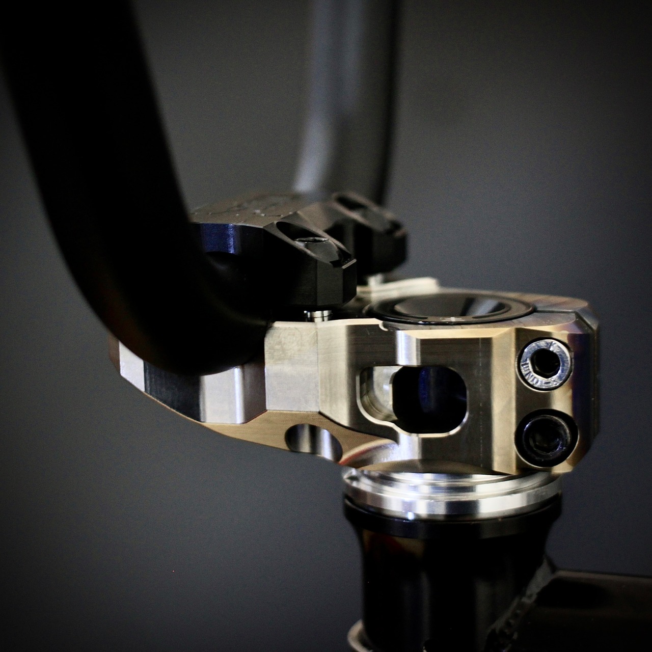 DELTΔ BMX PROTOTYPE TITANIUM TOP LOAD 40MM STEM