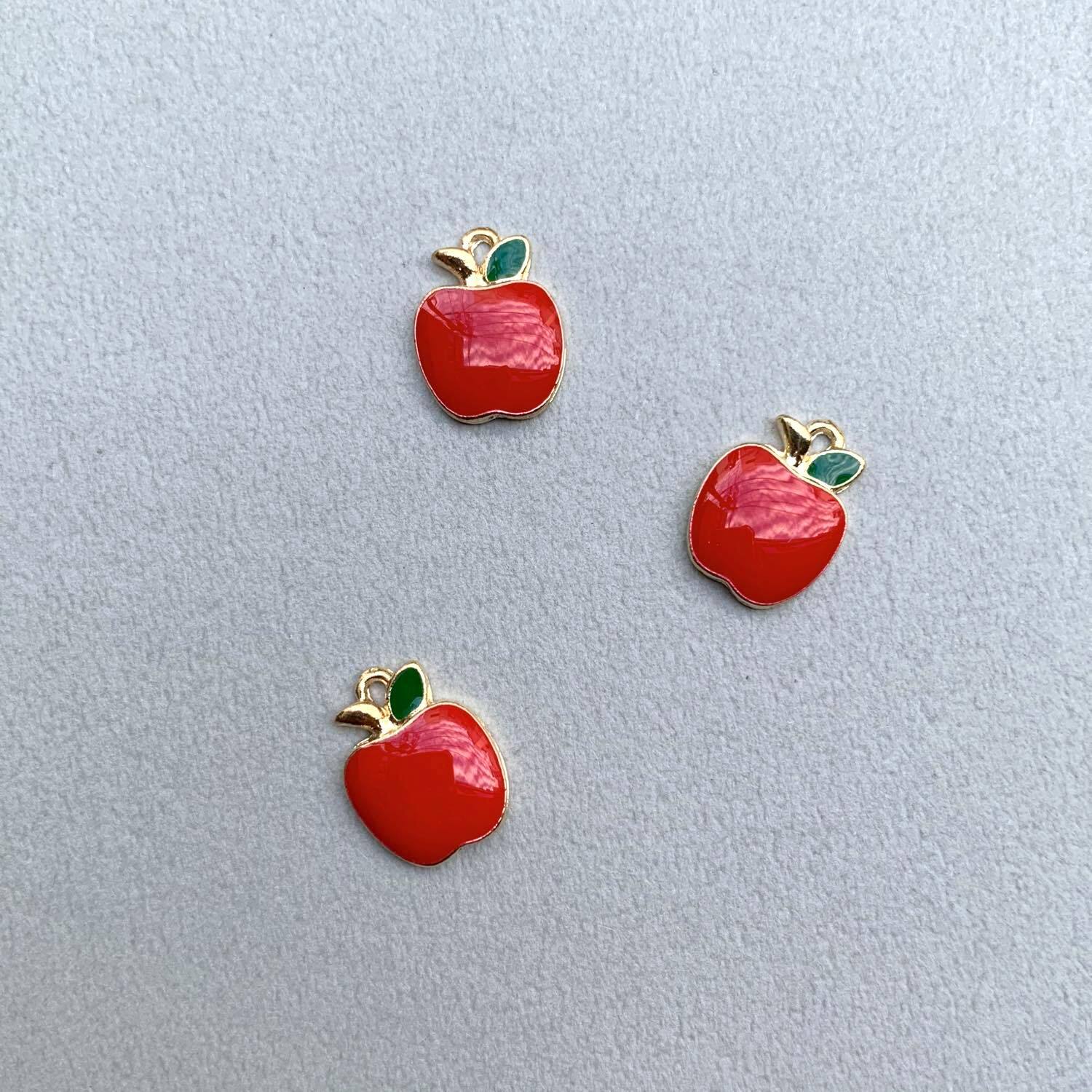 再入荷〉りんごメタルチャーム | Dua-アクセサリーパーツショップ