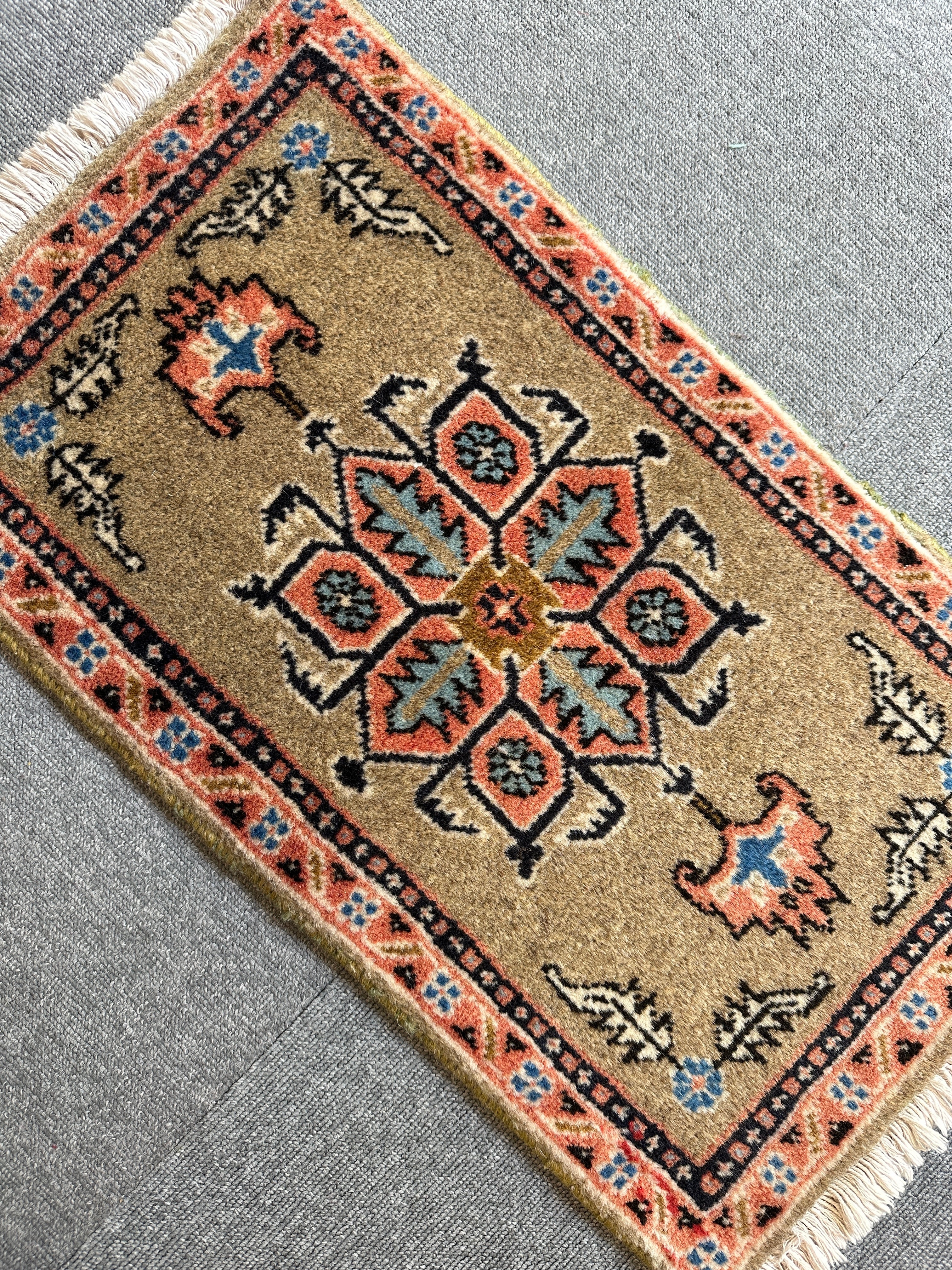 61×35cm トルコ 手織り絨毯 ヴィンテージラグ-