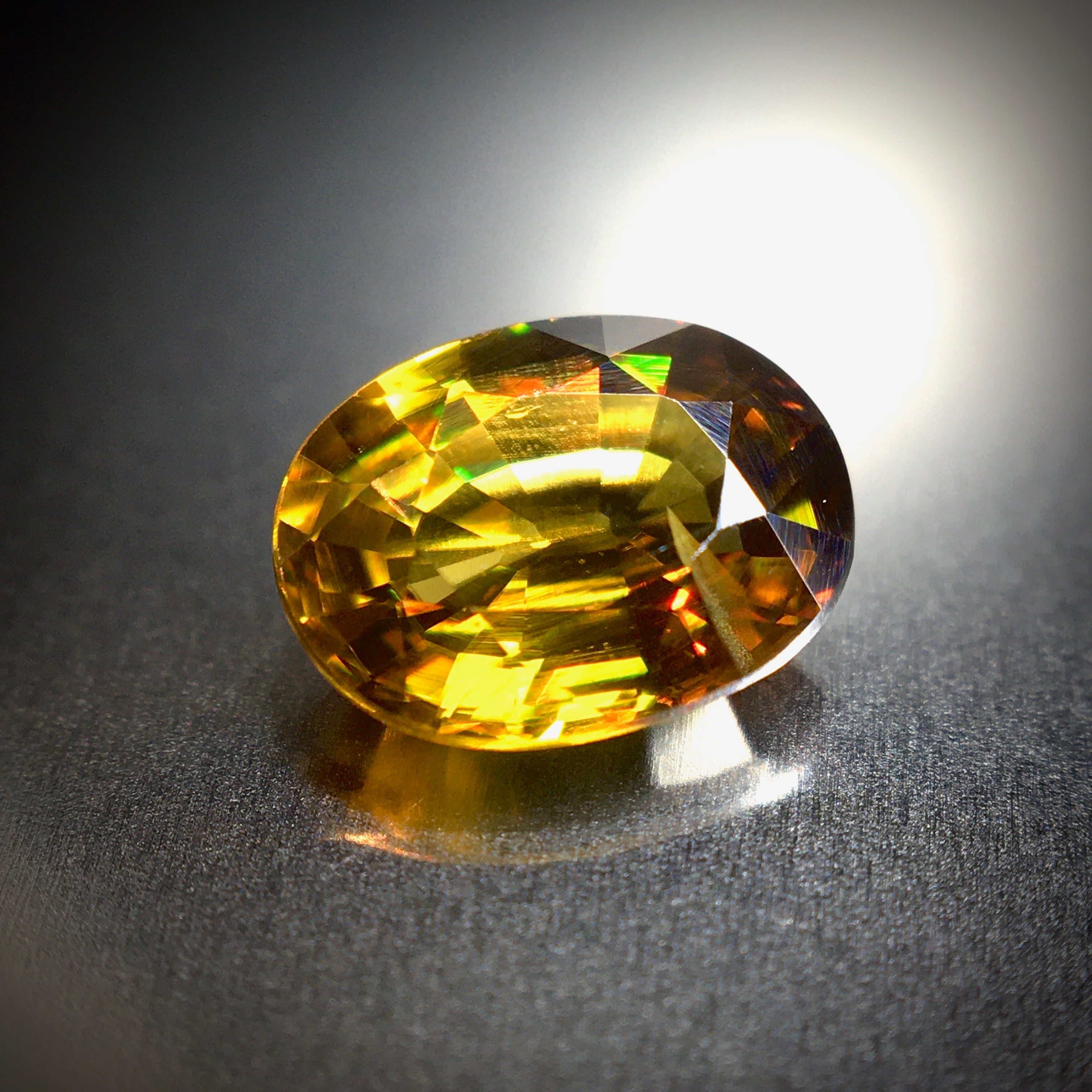 贅沢なファイアの煌めき 1ct UP 天然 スフェーン ルース | Frederick’s Gems&Jewelry powered by BASE