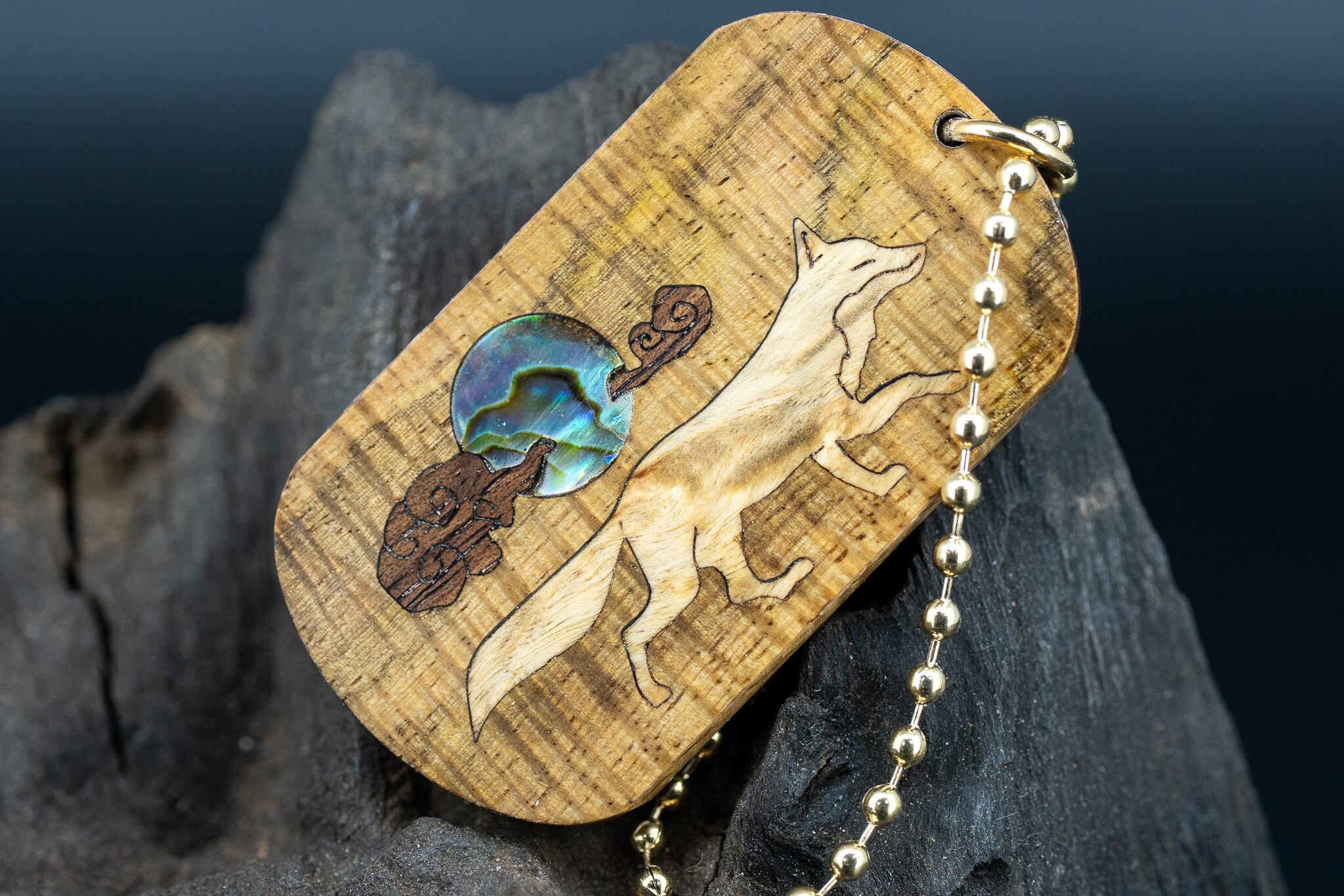 【21世紀最高峰の材】ゴールデンサイアミーズローズウッド マイクロカーリー ドッグタグ 象嵌 十五夜きつね