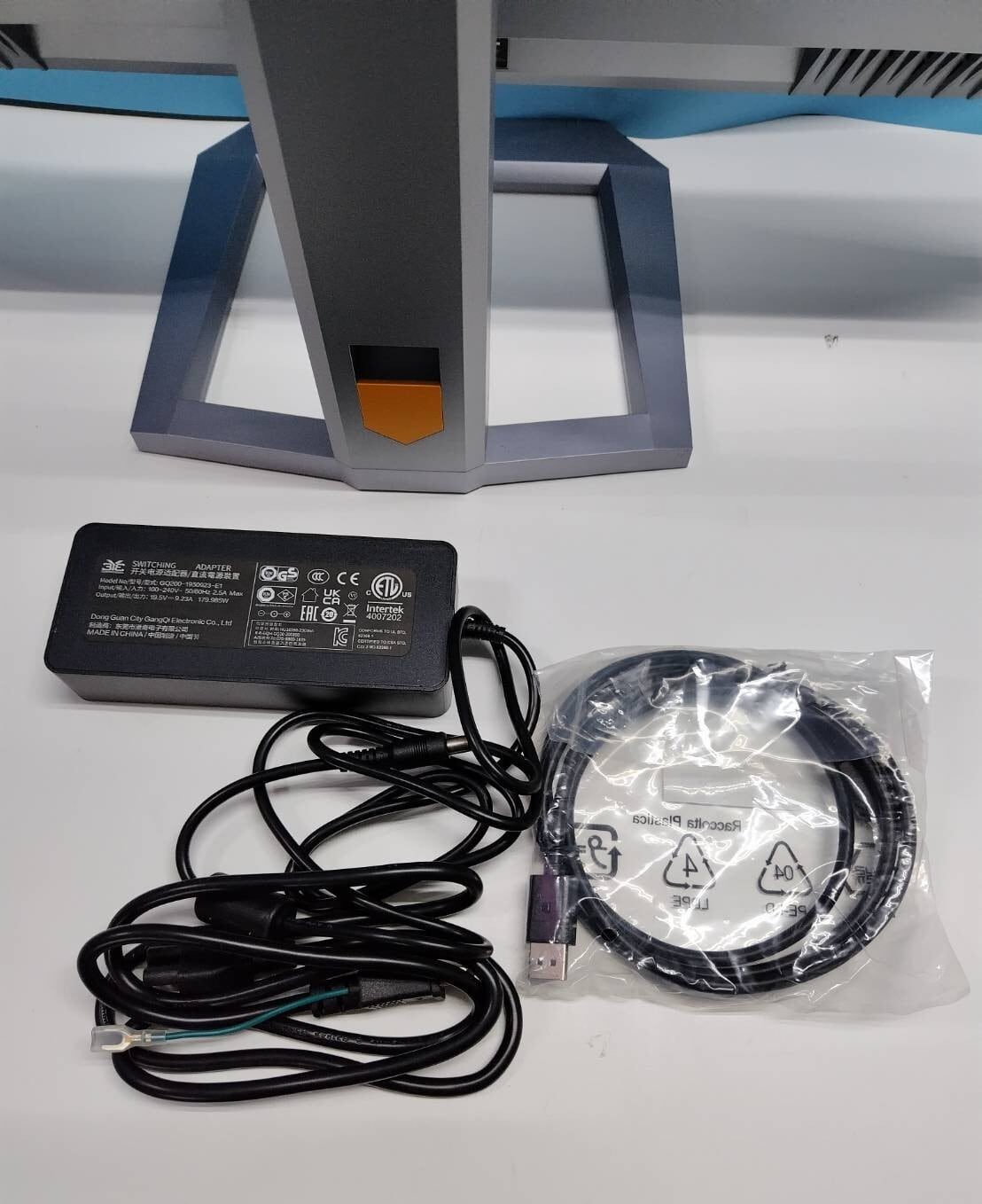 Titan Army P32A6V-PRO 32インチ 4K ゲーミングモニター ② | 中古