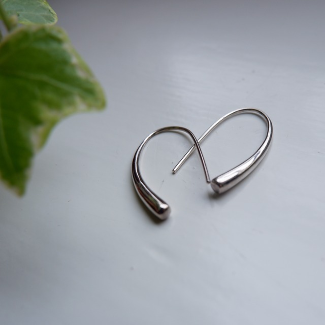 Silver drop ラインピアス (bell-49)