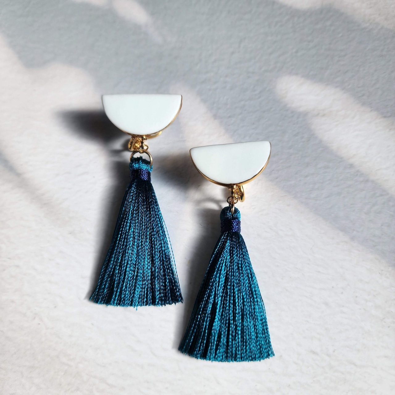 hakuji tassel　pierced earrings