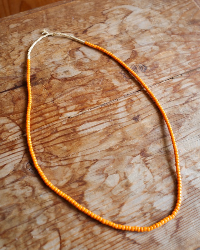 【新品】ANTIQUE GLASS BEADS NECKLACE Bright Orange／アメリカ買付け アンティーク ガラス ビーズ ネックレス ブライト オレンジ 約70cm 葉山 SUNSHINE＋CLOUDイベント限定アイテム　葉山 SUNSHINE＋CLOUDイベント限定アイテム