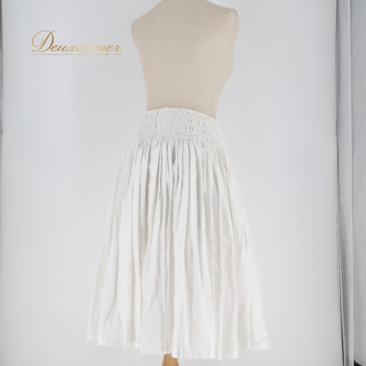 フラダンス 衣装 パウスカート ホワイト系 日本製 シングル シンプル 無地 ワンカラー かわいい 華やか 明るい 爽やか 上品 綺麗 白 ハワイアン アロハ フラ ダンス レッスン 練習 レディース カジュアル おしゃれ ハワイアンスタイル ダンスウェア