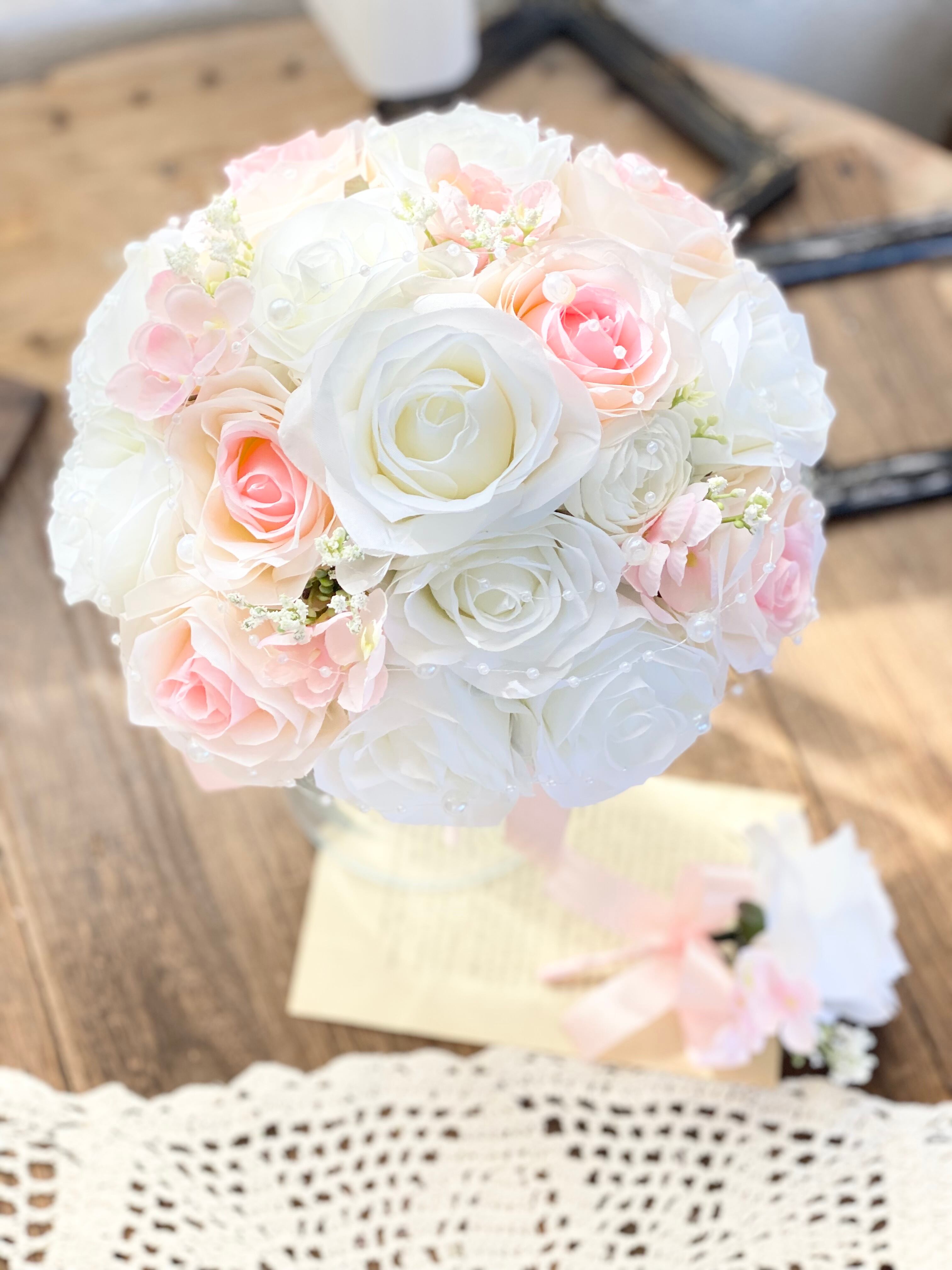 白バラ ピンクラウンドブーケ Houkiboshi