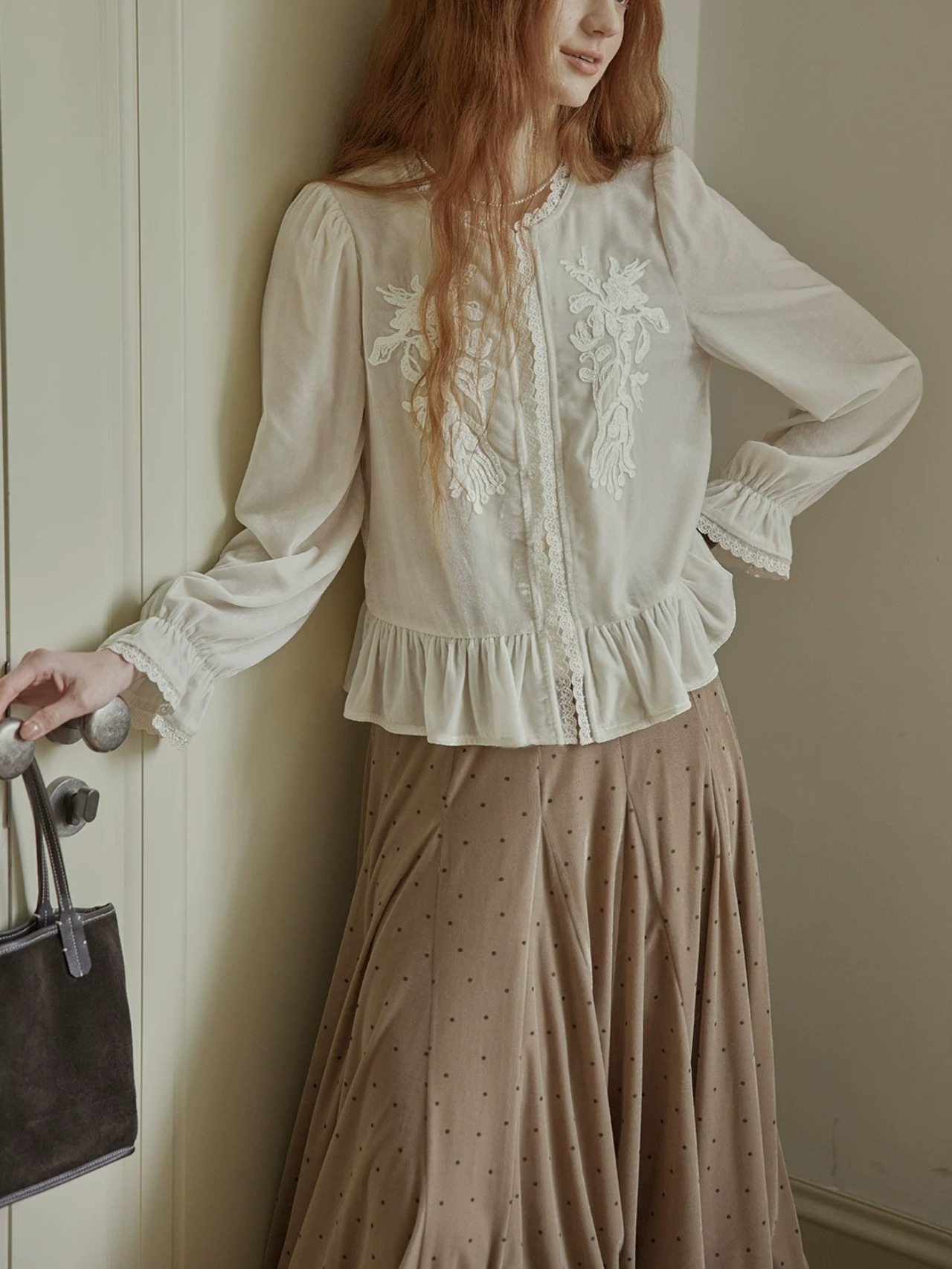 Ancien Velour Lace Frill Blouse F0842