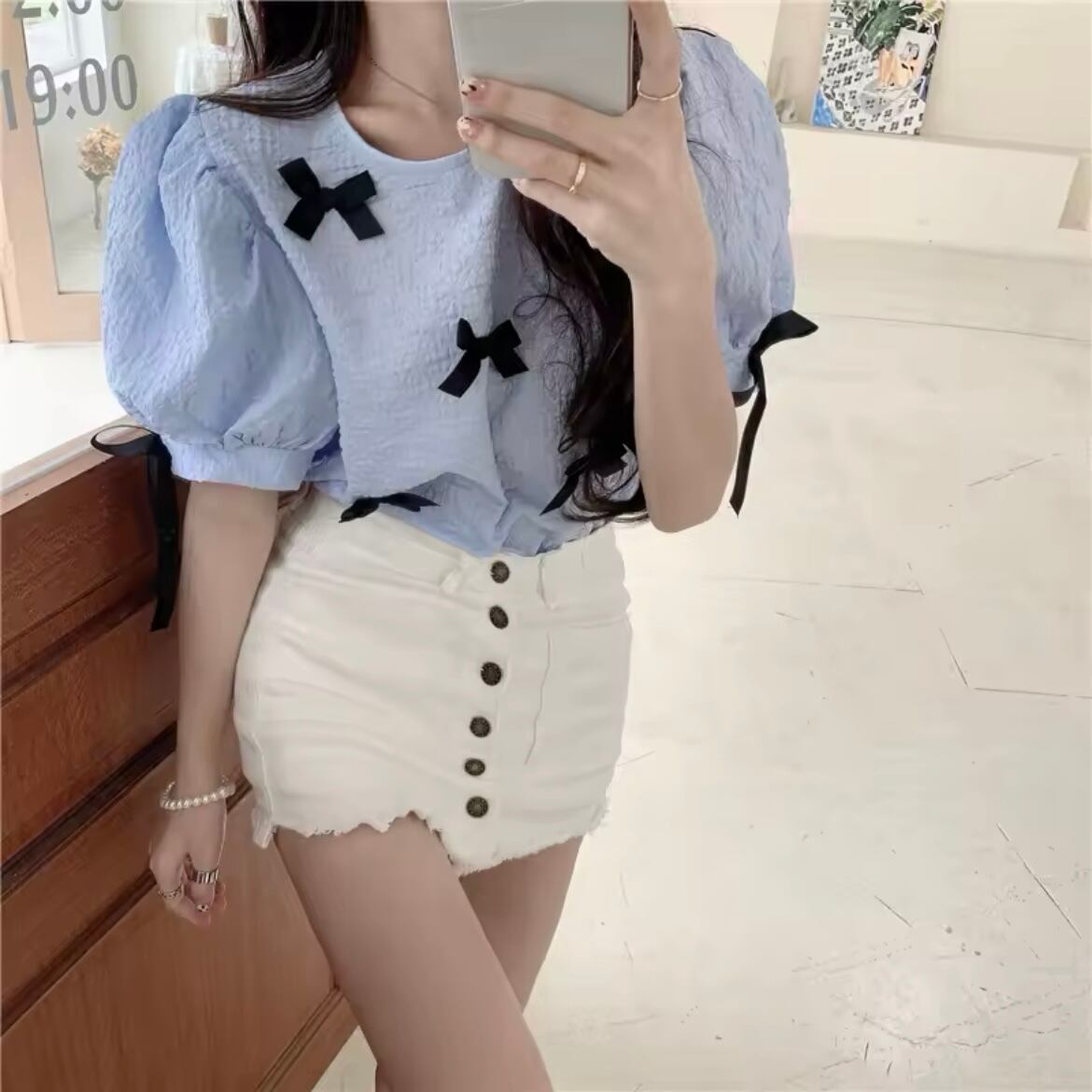 パフスリーブリボントップス