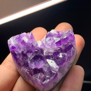 10.ハートアメジストクラスター