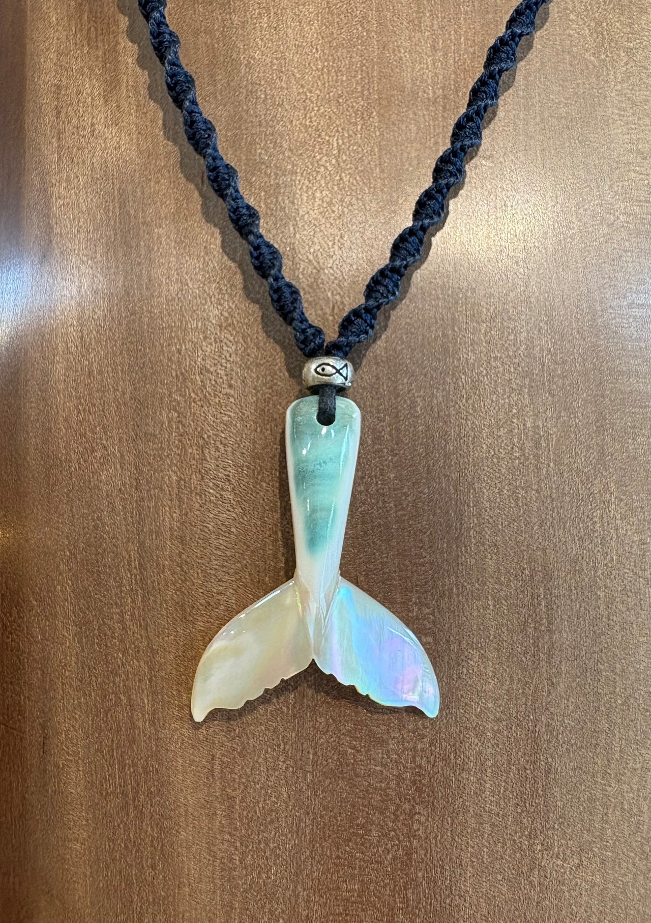 夜光貝テール紐ペンダント