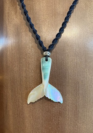 夜光貝テール紐ペンダント