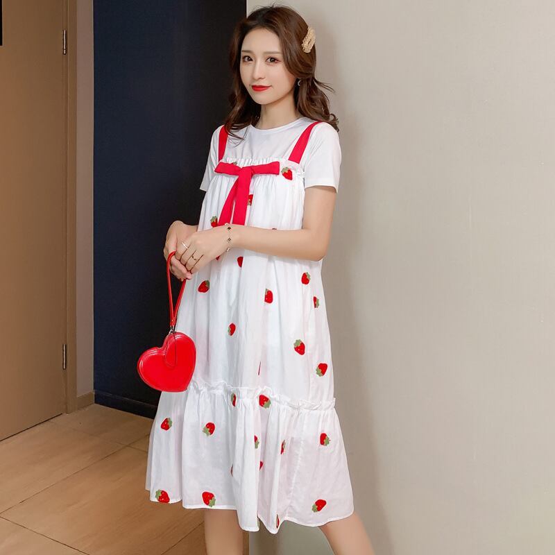 【新作】【送料無料】 マタニティウェア2020夏の新しい綿とリネンのイチゴの刺繍ミドル丈サスペンダースカート+ Tシャツ妊娠中のツーピースセット-アリババ コットン サマー 夏物 expec290288325734
