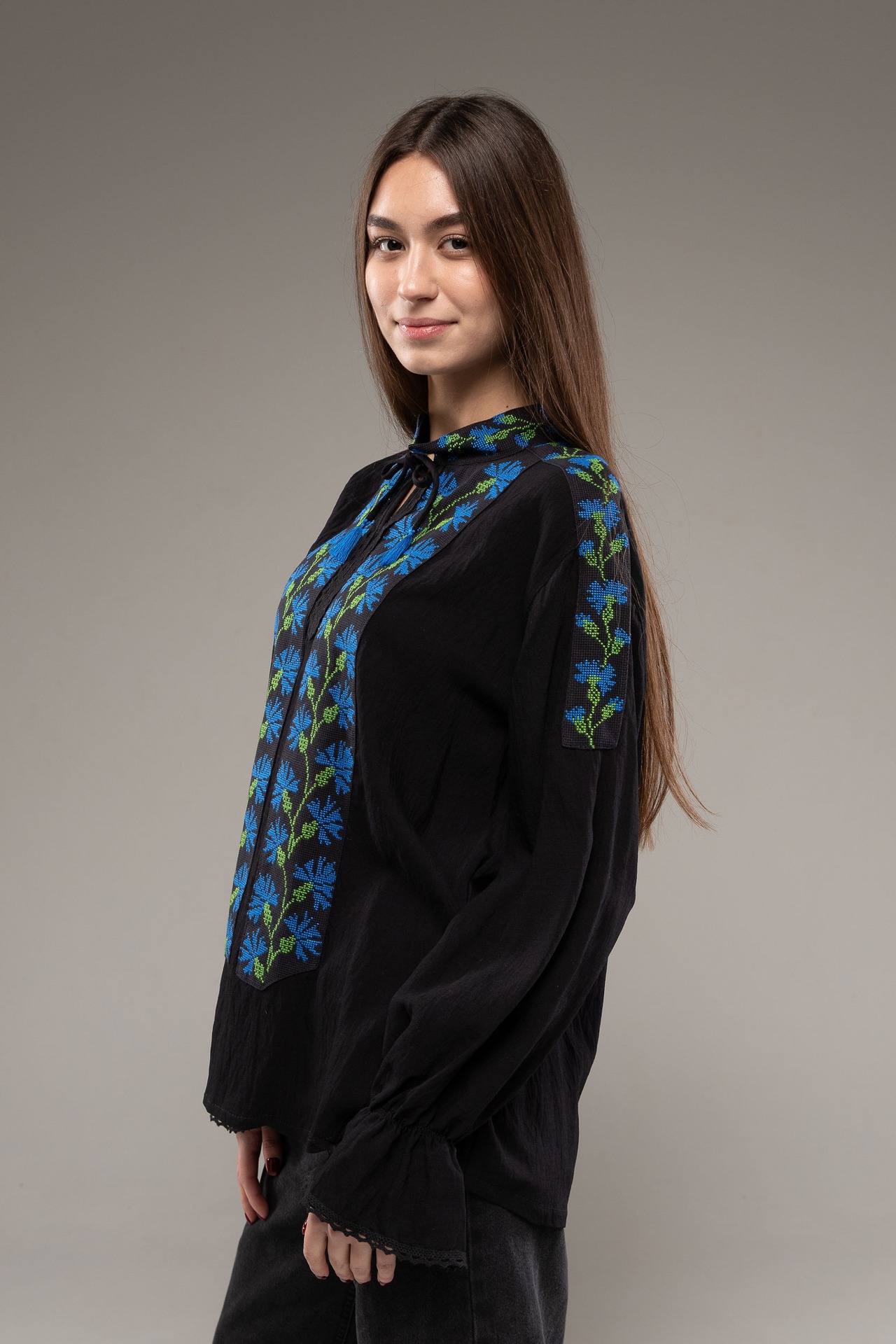 ウクライナ刺繍ヴィシヴァンカ　手刺繍　麻　レディース・フリーサイズ - 3