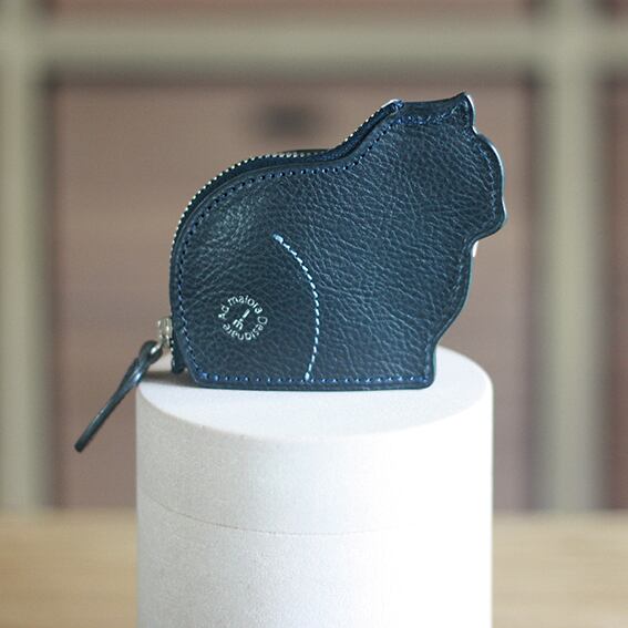 お座りする子猫のコインケース・ネイビー ×ピンク