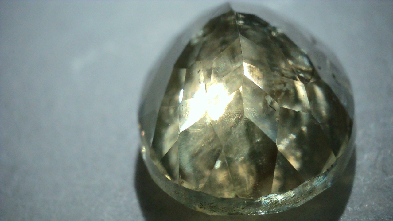 トルコ産カラーチェンジダイアスポア　2.51ct　[C11-198]