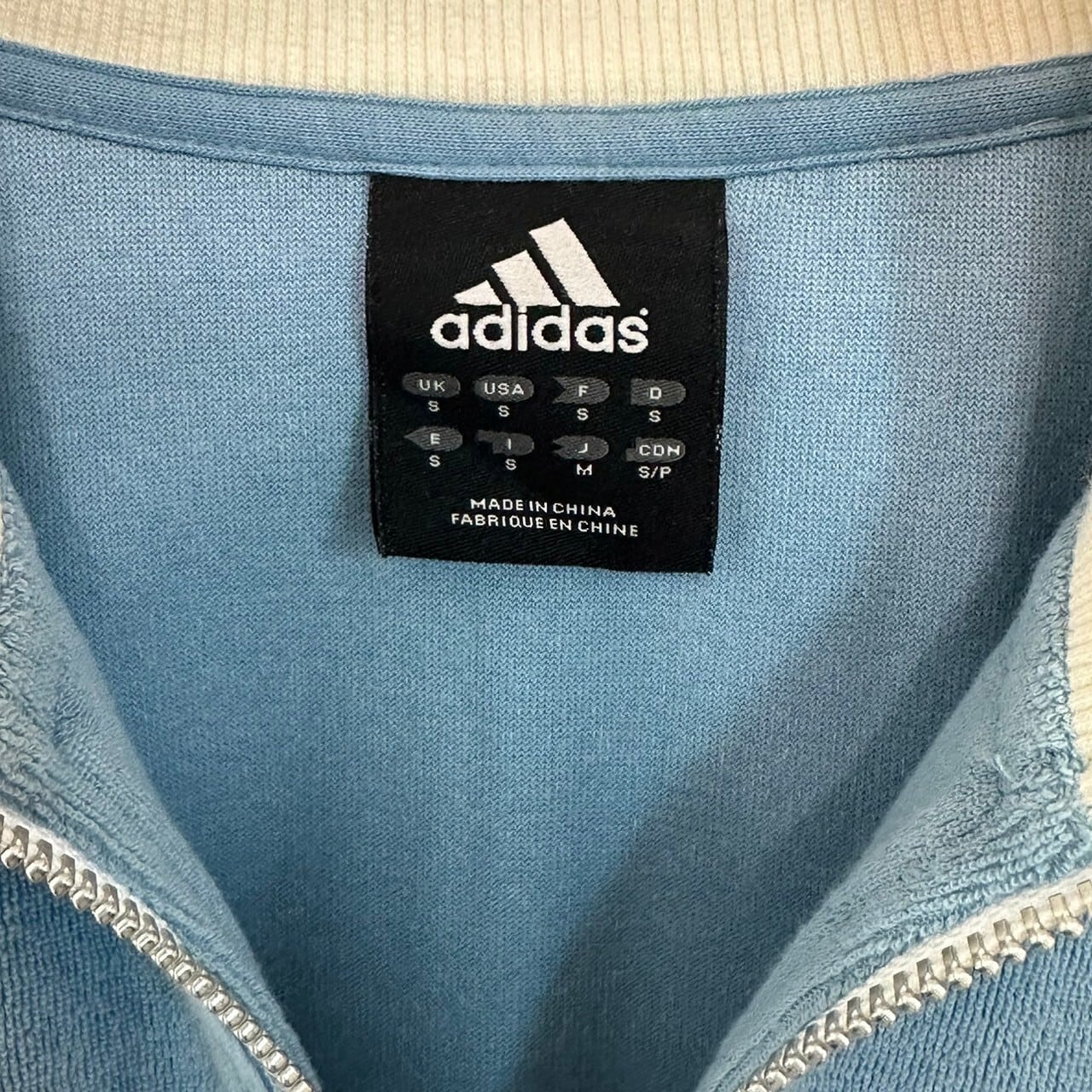 adidas アディダス トラックジャケット 刺繍ロゴ パイル地 adidas アディダス トラックジャケット 刺繍ロゴ パイル地