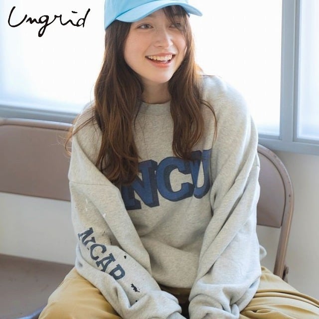 アングリッド  ロゴスウェットトレーナー Ungrid（アングリッド） トレーナー スウェット ルーズシルエットロゴ