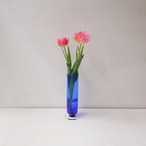 試験管のようなブルーの花瓶