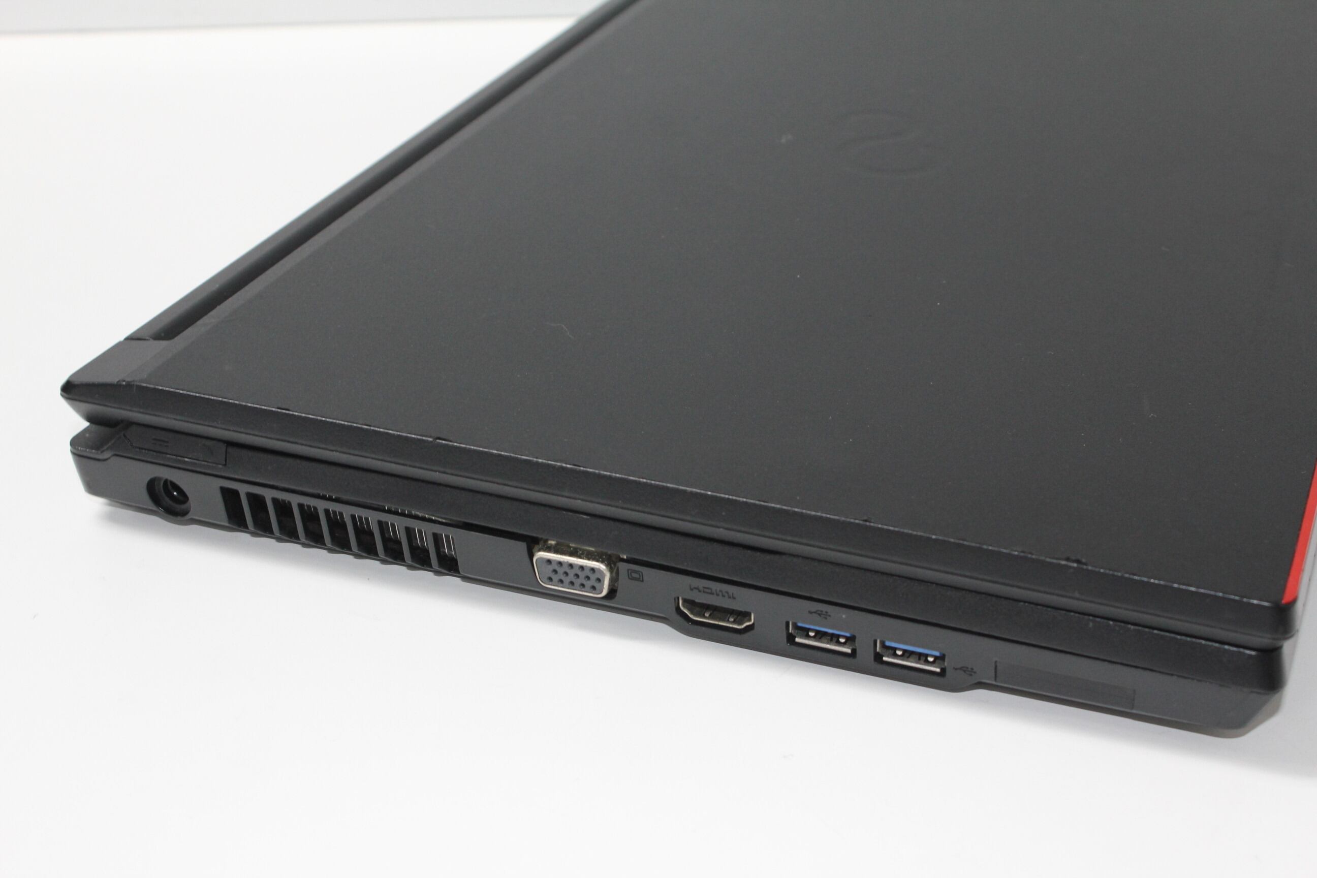 中古ノートPC】富士通〈LIFEBOOK A574/H〉第4世代Core i3/SSD256GB