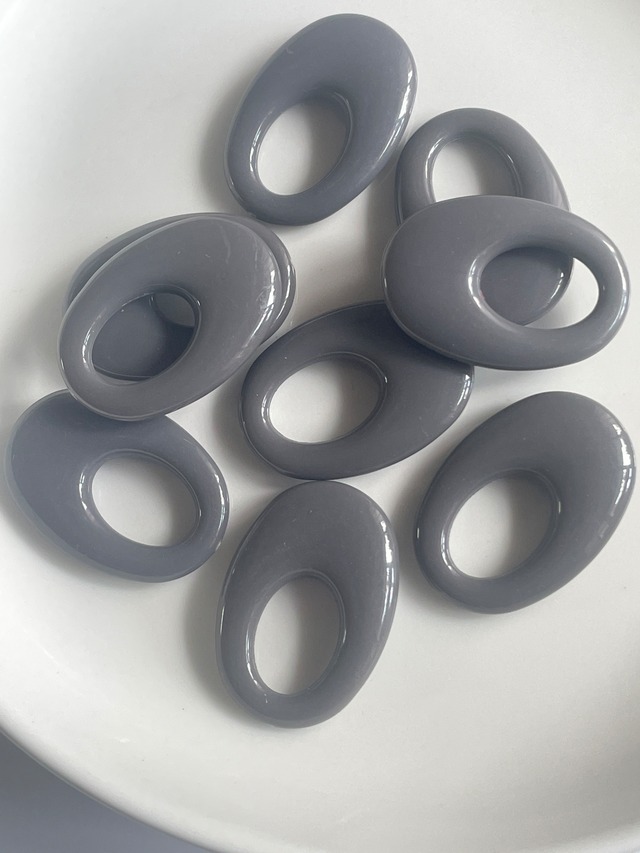 【671-B1】2pcs 　アクリルパーツ　グレー　32×22mm