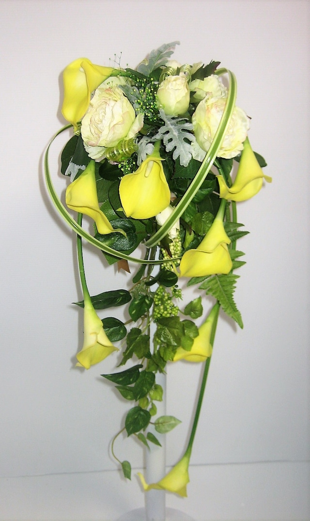 花いずものウェディング キャスケードタイプ(カラーリリー:イエロー)