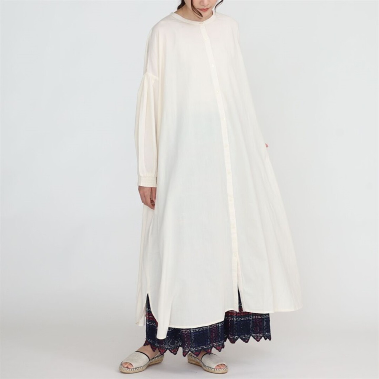 【＋borme】綿レーヨンシャーリング長袖ワンピース