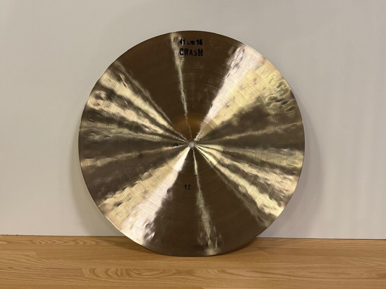 Ellis Cymbal 16