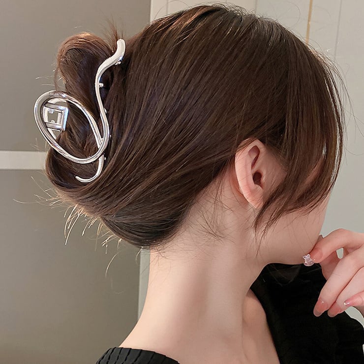 レディース♡ヘアクリップ ヘアアクセ 髪留め 黒 ブラック シンプル ハート