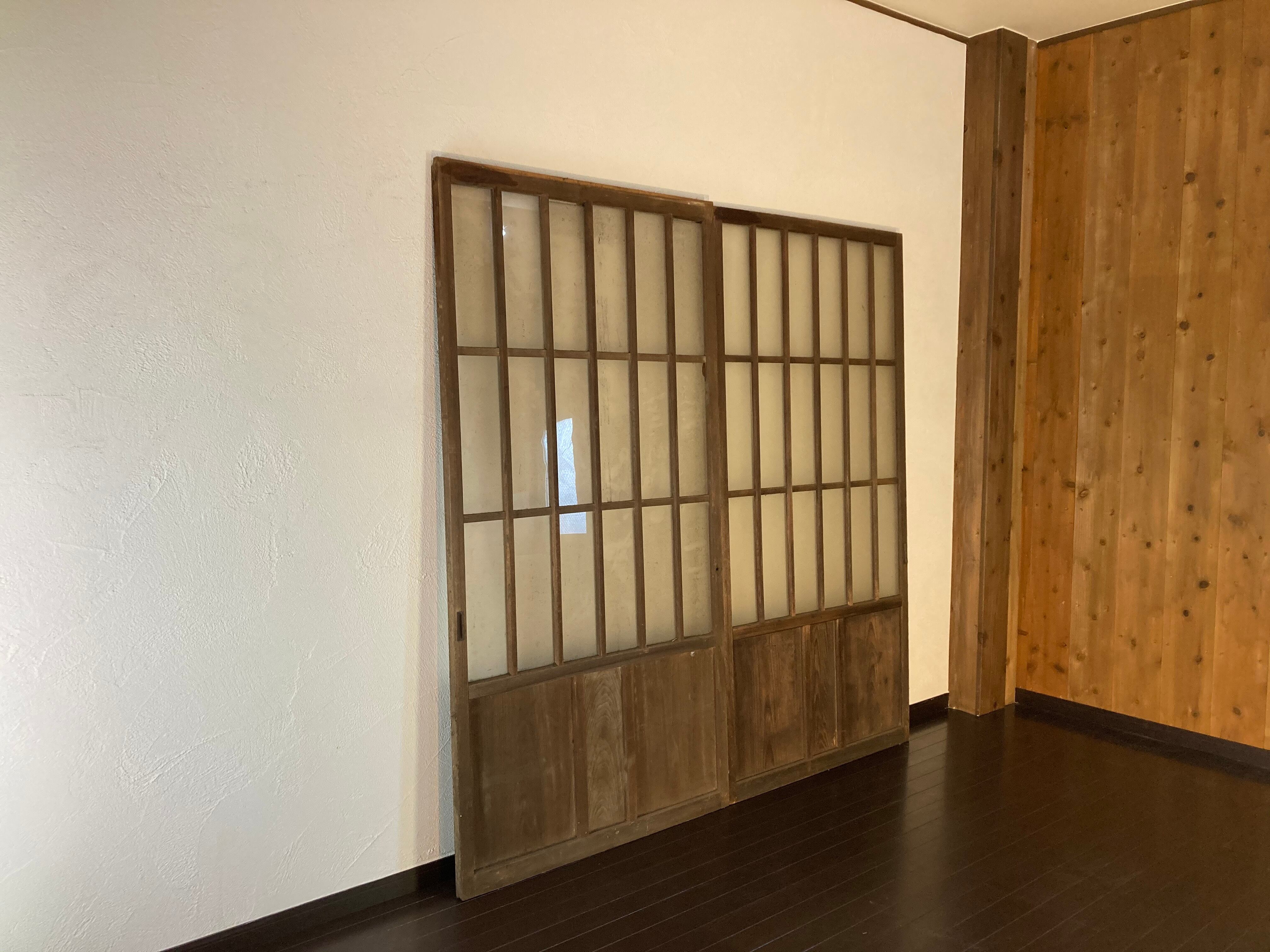 EG-5【すりガラスの木製引き戸建具】2本セット巾933㎜高1830㎜厚 EG-5【すりガラスの木製引き戸建具】2本セット巾933㎜高1830㎜厚