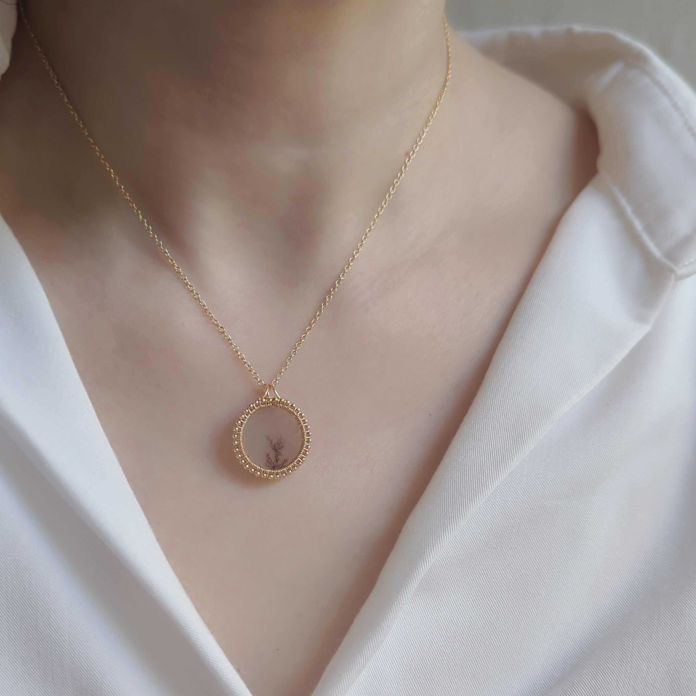 デンドリティックアゲートネックレストップ