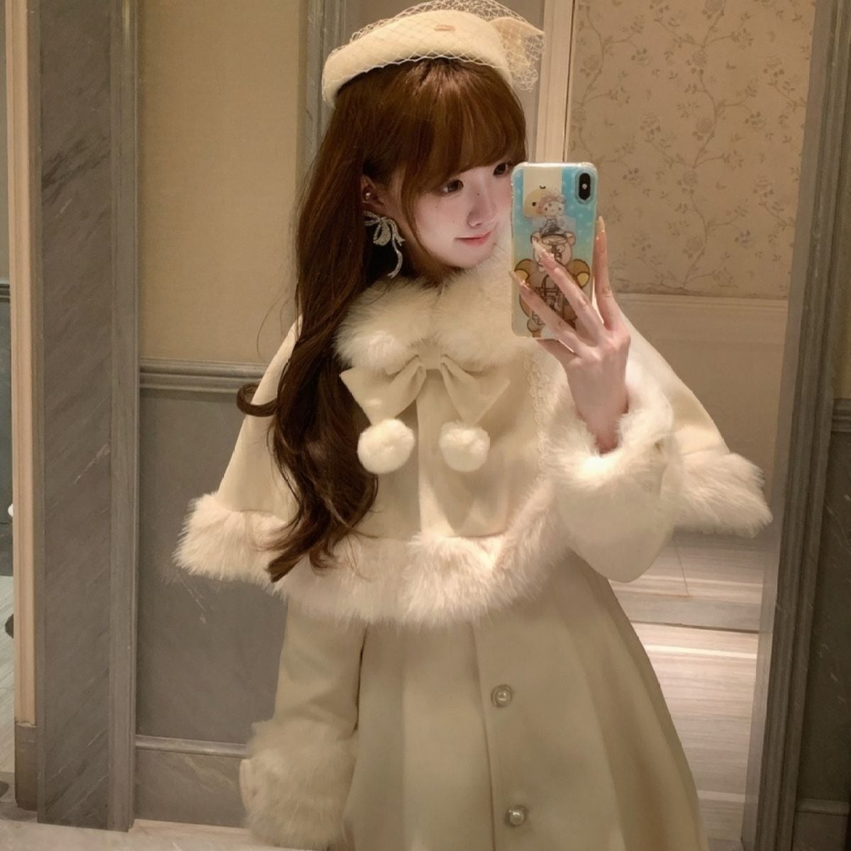 雪の令嬢ファーケープ付きの純白ウィンター2WAYコート | Maiden's Rêve