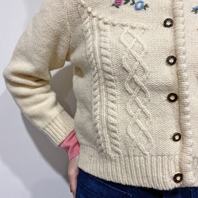 Tirol flower embroidery knit cardigan | LEMON