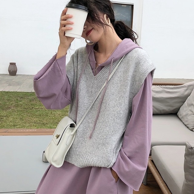 ニット ベスト ジャケット レディース 送料無料 3色 大人可愛い かわいい 大人女子 エレガント Vネック デコルテ 無地 春 秋 ガーリー 大人 学生 韓国系 お出かけ 外出 きれいめカジュアル 着回し ファッション デート コーディネート 重ね着 休日 特別な日 お祝い 記念日 メンズウケ カジュアル 普段着 春コーデ 秋コーデ 韓国 おしゃれ シンプル スタイル ゆったり 細見せ 韓国ファッション 長袖 オフィスカジュアル 30代 オフィス ワンポイント ママ ママコーデ