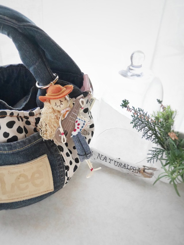 new*【秋冬限定ウクレレドール】ハットを被ったククイナッツのウクレレガール(フォークロア) new*【秋冬限定ウクレレドール】ハットを被ったククイナッツのウクレレガール(フォークロア)