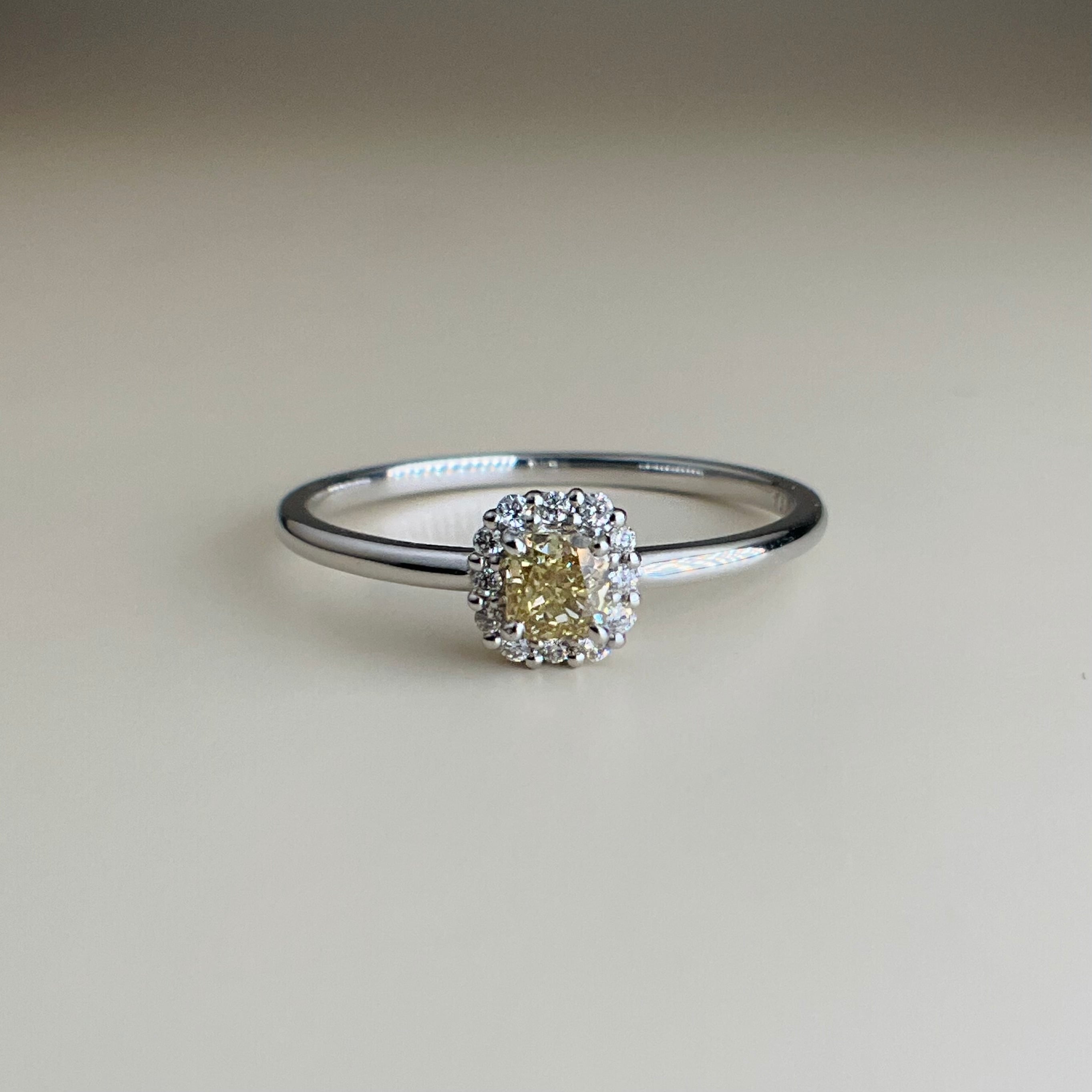ファンシー ブラウニッシユイエロー ダイヤモンドリング 0.225 ct