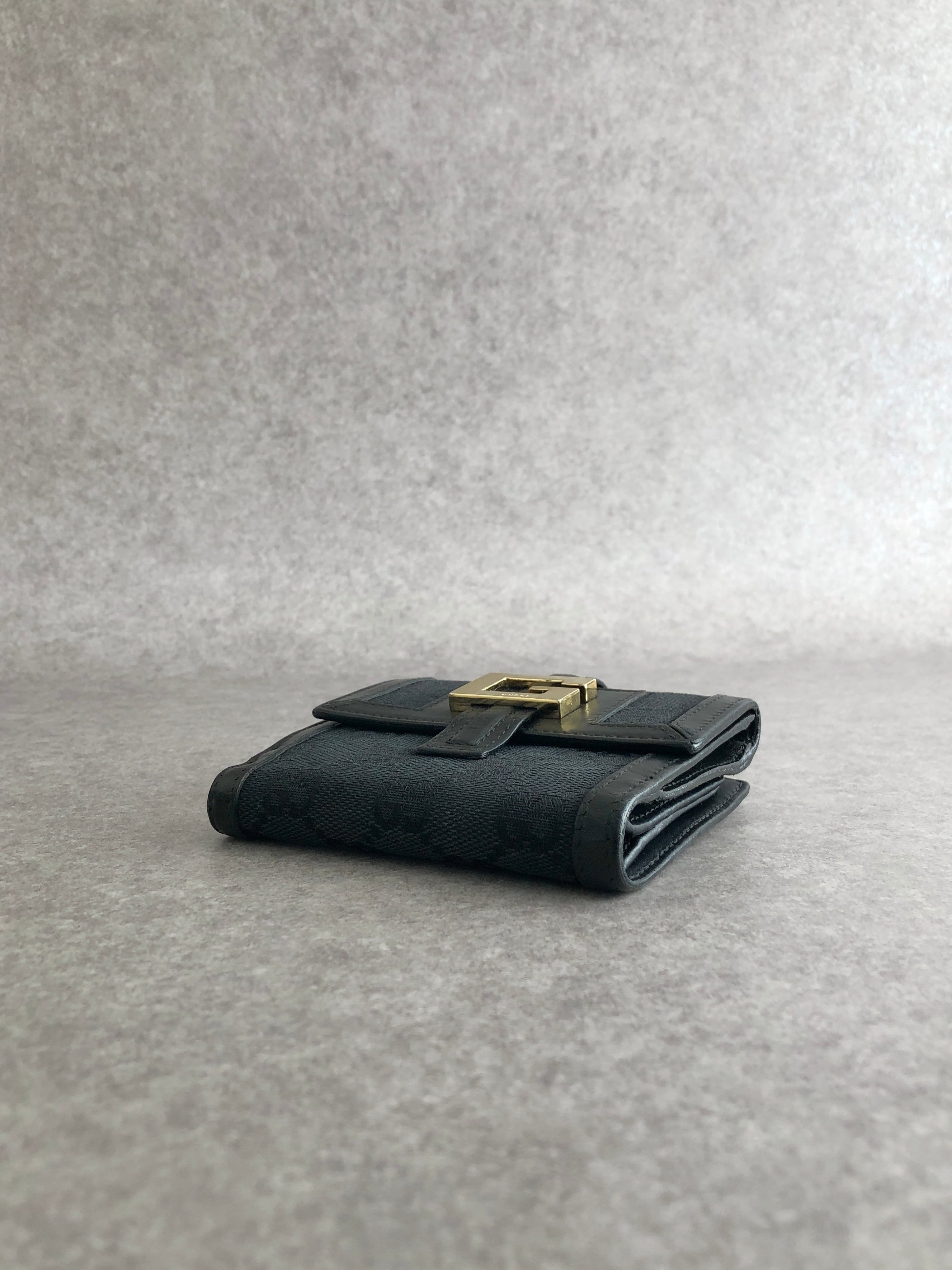 GUCCI グッチ GG 財布 ブラック Gロゴ キャンバス 2つ折り vintage