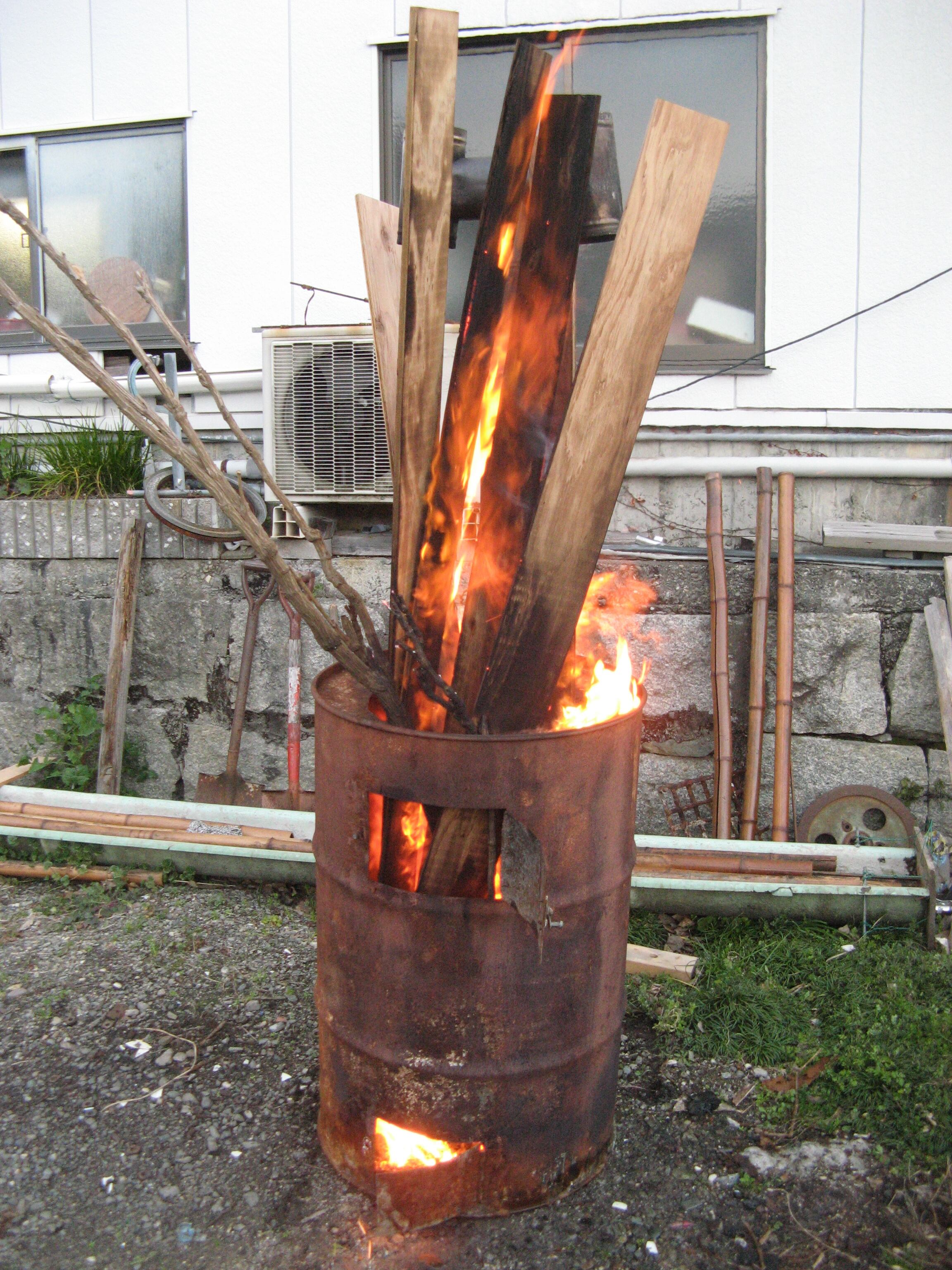 五右衛門風呂！ 石川君・ﾌﾞﾙｰ色 新品同様・ドラム缶利用 ゲス板 排水口