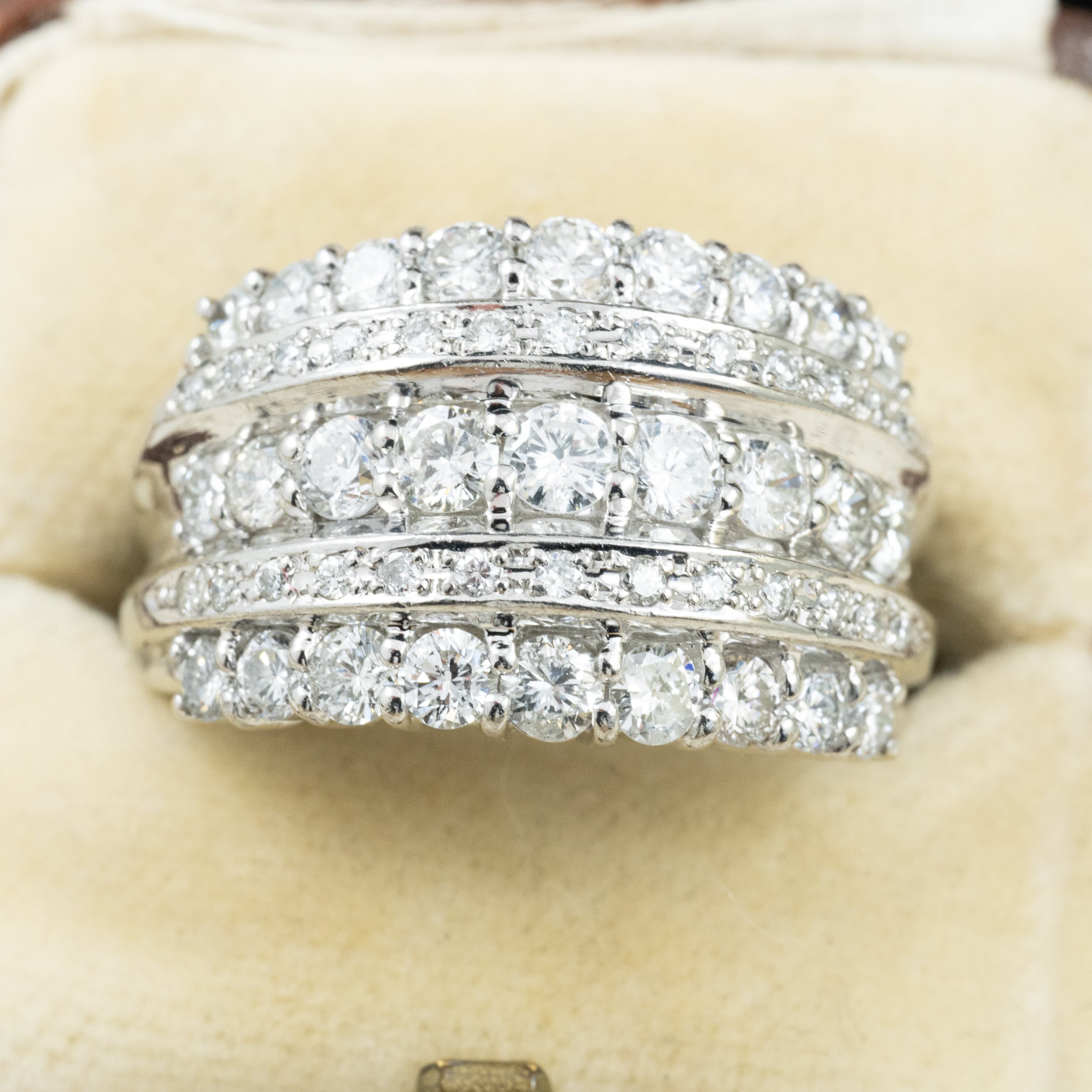 Pt900リング Diamond 2.05ct ― プラチナとダイヤが奏でる光のハーモニー High-quality jewelry made in Japan OKR00186