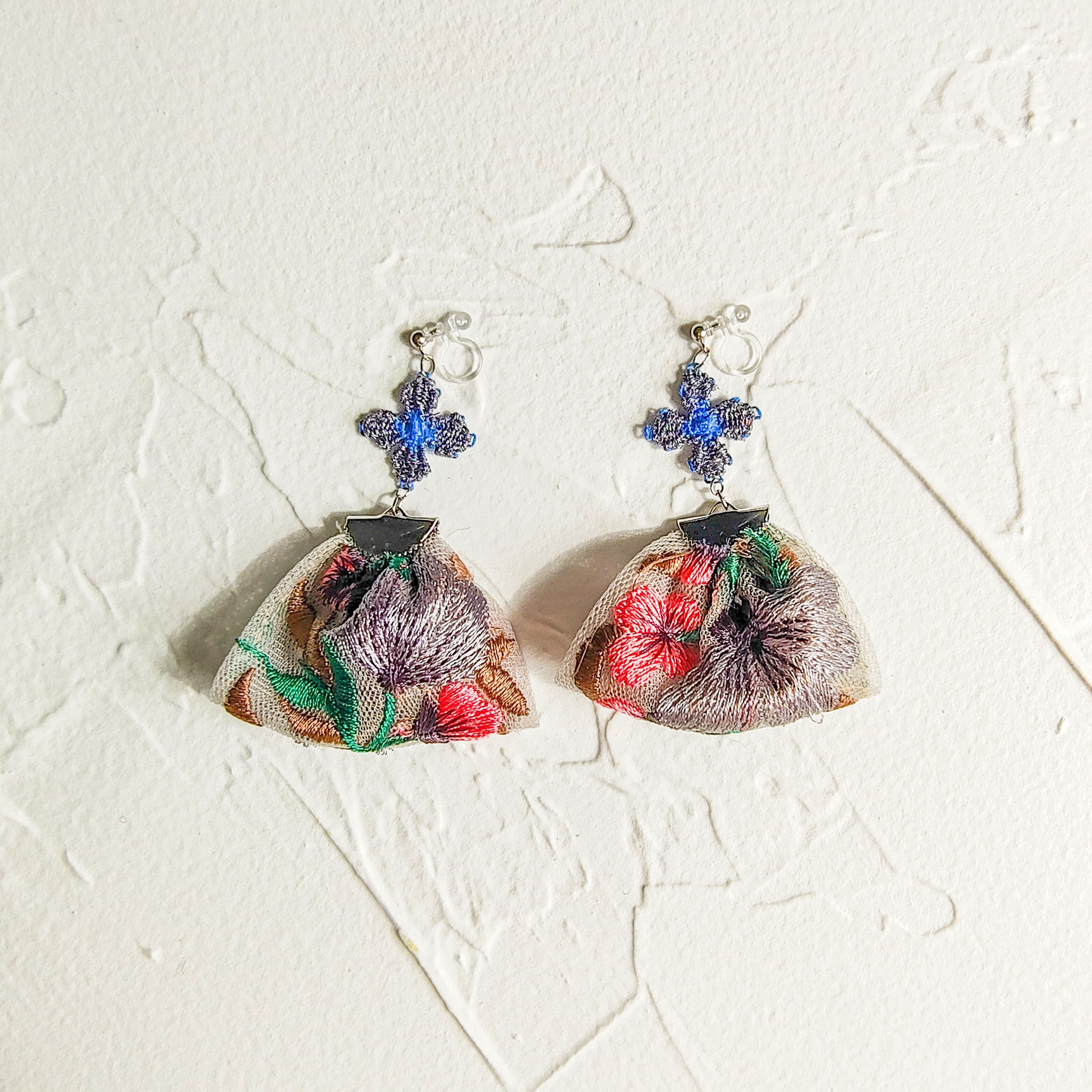 【クローバー&刺繍】earring ☽