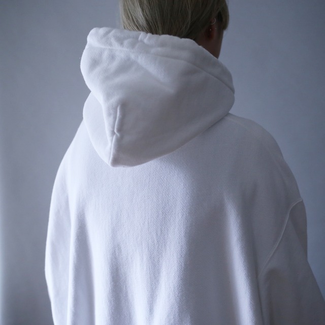 "Champion" white color over silhouette reverse wave sweat parka